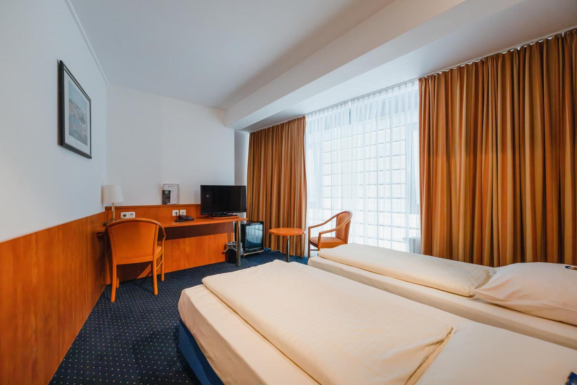 Mirage Hotel 3*